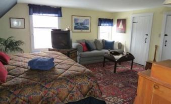 Shaker Farm Bed and Breakfast - Housity