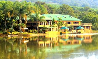 Bambuu Lakeside Lodge