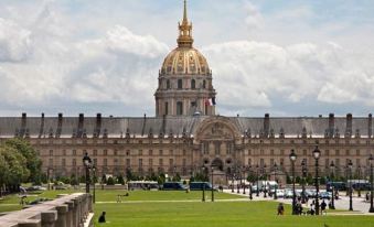 Petit Cocon au Cœur des Invalides D02