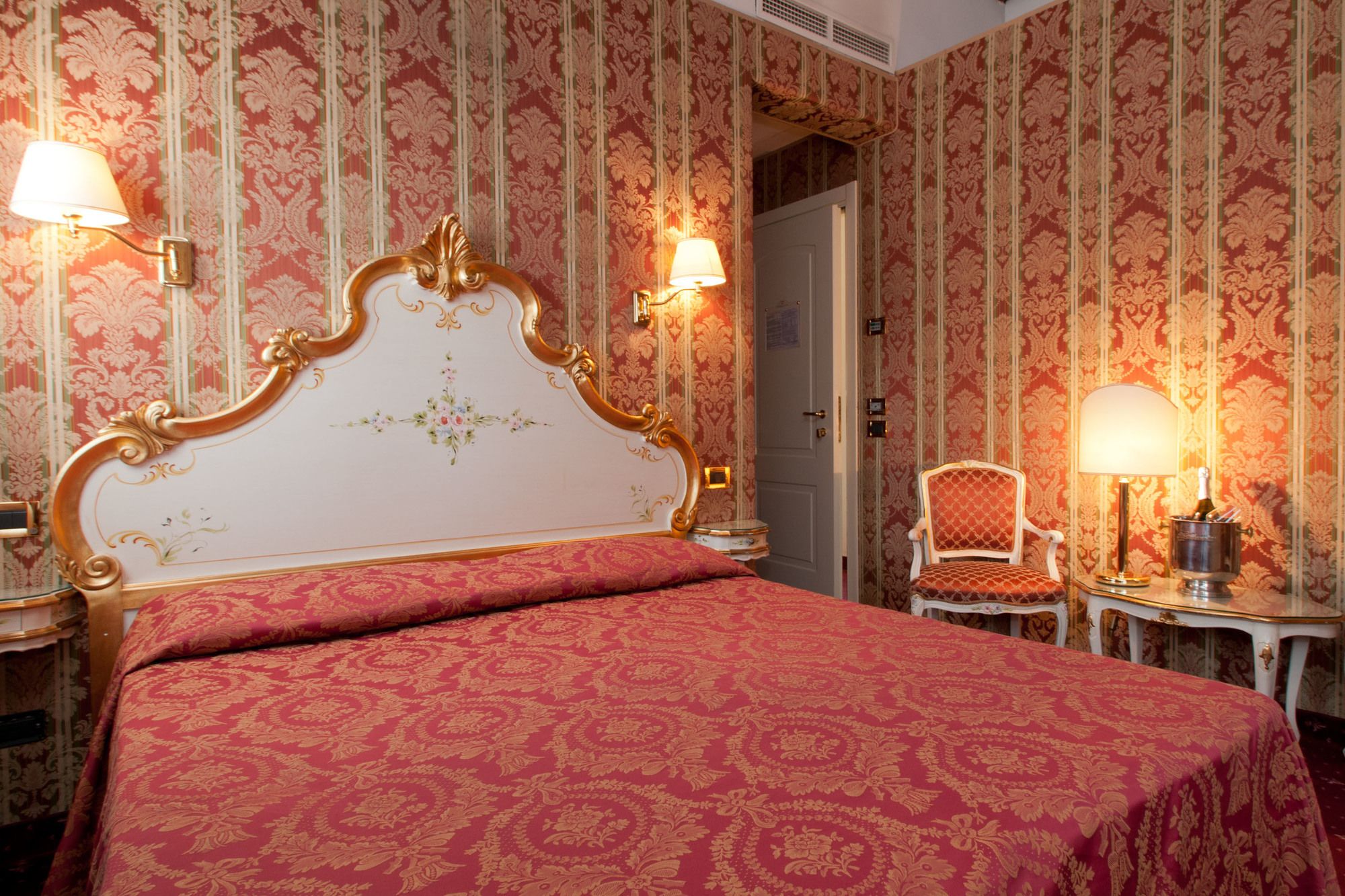 Discover Graspo De Ua, hotel in Venice Italy near Rialto Bridge