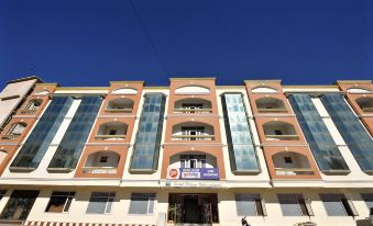 Hotel Sitara International - Housity