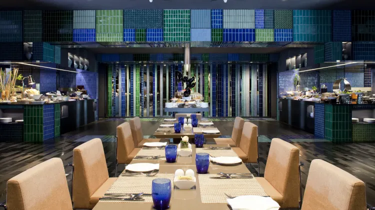 クラウン プラザ チャンギ エアポート IHG ホテル 食事・レストラン