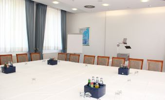 Hotel Ascania - Housity