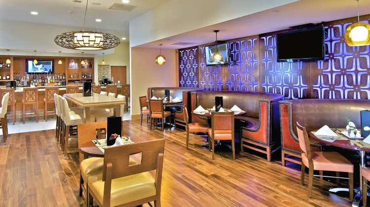 マリオット アンチョレージ ダウンタウン ホテル  食事・レストラン