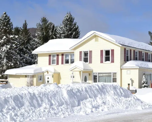 Mountain Treasure Bed and Breakfast فنادق في ويندهام