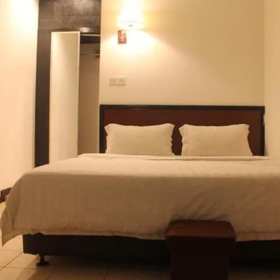 Bilik King Standard Kupon Kingston Hotel