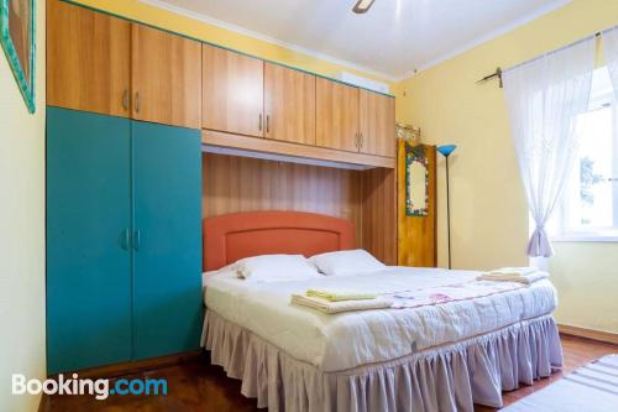 双人房（带公共浴室）