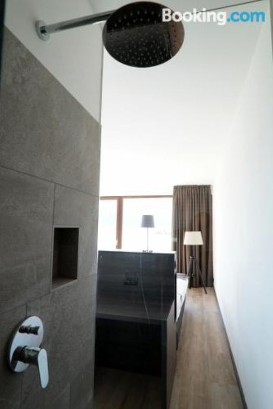 园景豪华双人或双床间