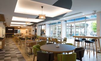DoubleTree by Hilton Paris Bougival - Housity