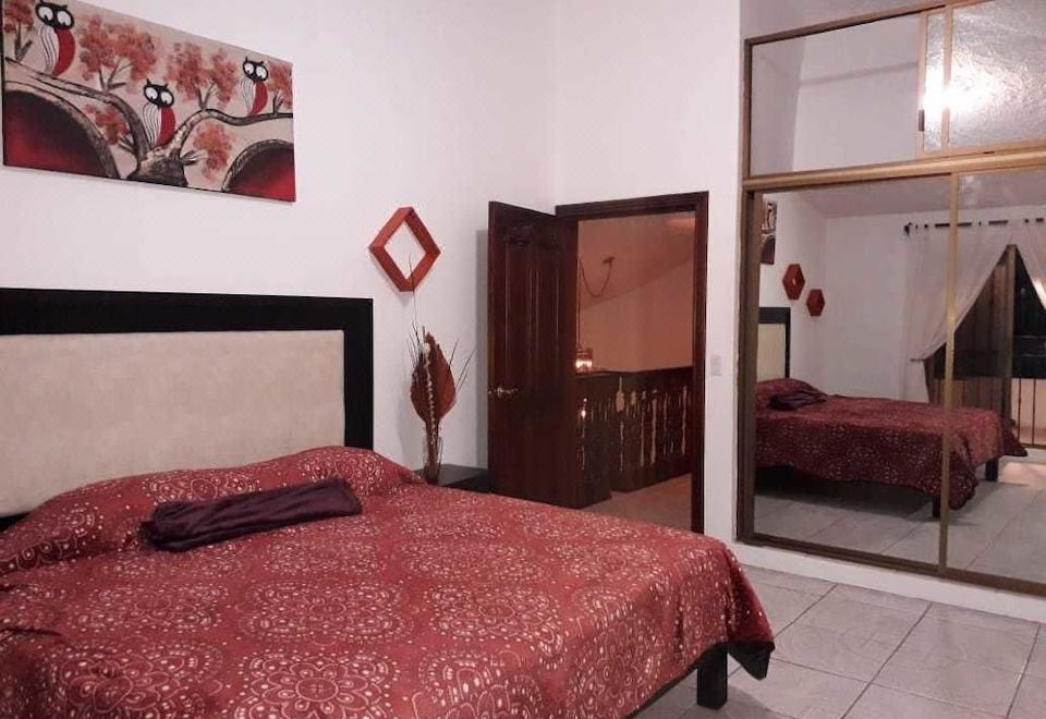 Lia Ajijic - Lakeside B&B - Housity
