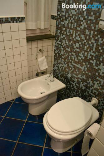 三人间 - 侧面海景