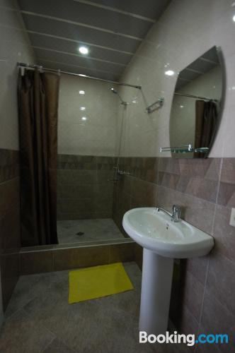 带山景的双人间