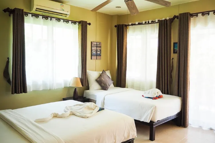 Tropical Daze Rooms