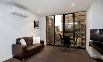 Aura on Flinders Serviced Apartments