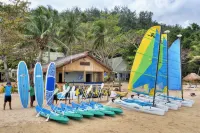 Malolo Island Resort Отели в г. 