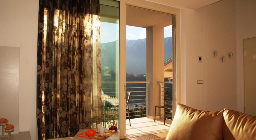 Residenza Simona Apartment with Lake View