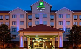 Holiday Inn Express & Suites Indianapolis - East