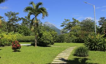 Hotel Tangara Arenal - Housity