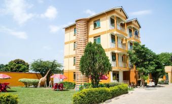 Tropical Suites Hotel - Housity