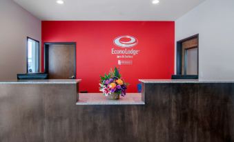 Econo Lodge Inn & Suites