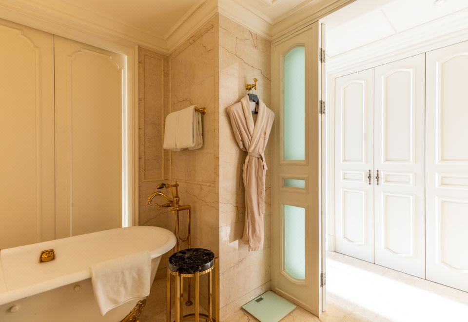 the Castle Hotel, A Luxury Collection HotelDeluxe Room - Sea-View (King bed)