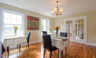 Windsong Manor - Housity