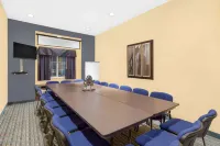 Microtel Inn & Suites by Wyndham Kearney