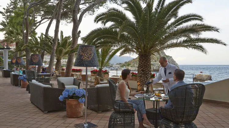 ヴィラ サンタンドレア、ア ベルモンド ホテル、タオルミーナ マーレ 食事・レストラン