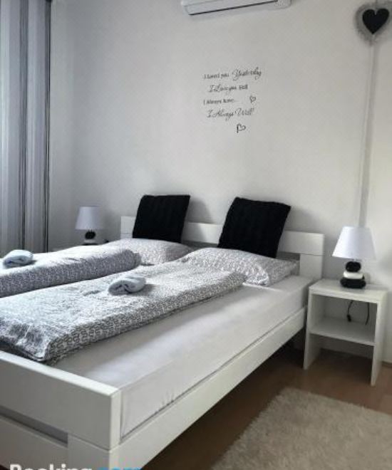 双人房（带公共浴室）