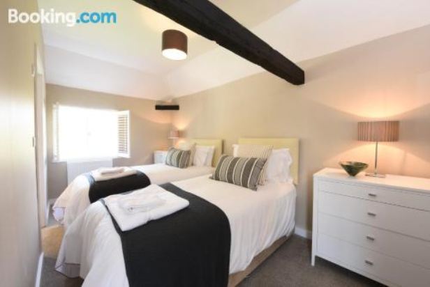 Woodstock Suites两卧室公寓