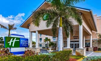 Holiday Inn Express & Suites Lantana