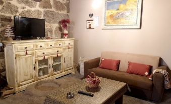 House with 2 Bedrooms in Villar de Corneja - 35 km from The Slopes