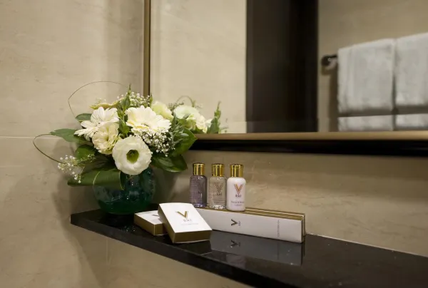 V HOTEL LAVENDER Toileteries