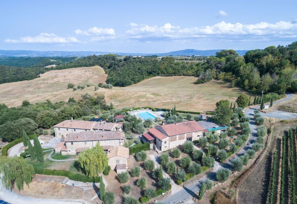 Tenuta Decimo - Il Borgo di Mariano
