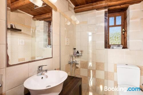 两卧室别墅，带壁炉