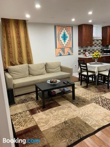 两卧室公寓（地下室楼层）