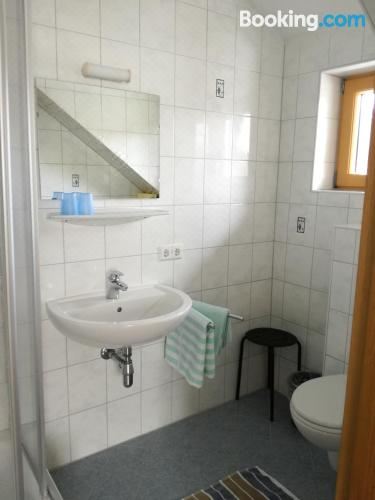 带山景的双人间