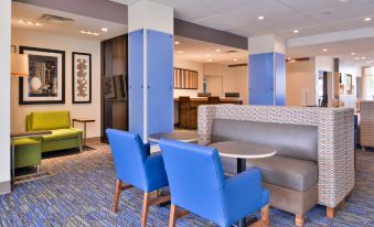 Holiday Inn Express & Suites Mall of America - MSP Airport