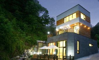 Gapyeong Club Island Pension
