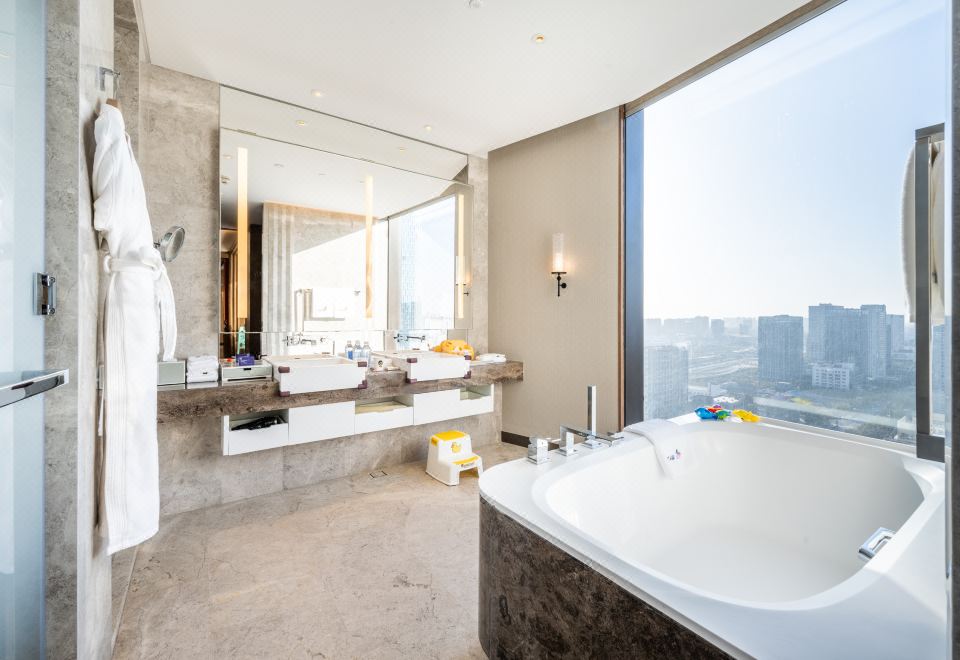 Grand Hyatt XianB.Duck Theme Family Deluxe Twin Room