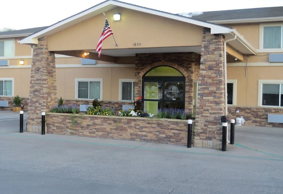 SureStay Plus by Best Western Montrose - Housity