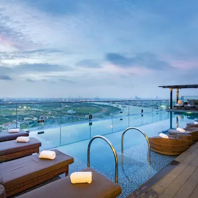 Liberty Central Saigon Riverside Hotel Hôtels à proximité de : Pont Thu Thiem