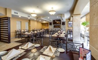 Monte Carlo Inn Markham - Housity