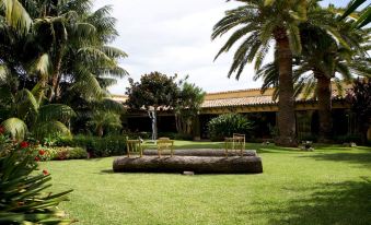 Deluxe Villas Don Carlos Resort