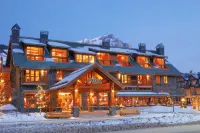 Fox Hotel and Suites
