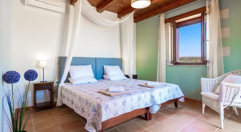 Stone Built Private Villa Emerald with Pool, 30m to Beach & BBQ! Villa with Sea View