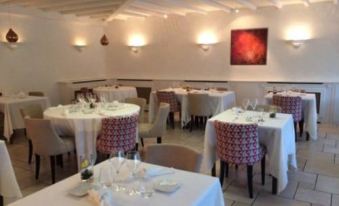 Logis Hotel Restaurant le Bellevue - Housity