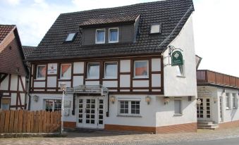 Hotel- Restaurant Zum Kleinen Konig - Housity