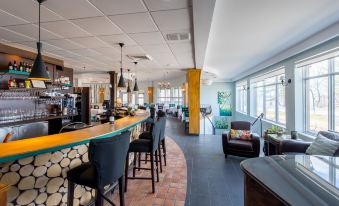 Hotel Lac Brome - Housity
