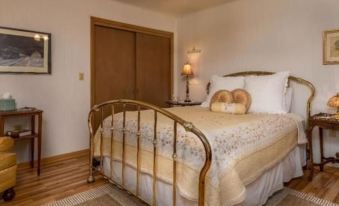 Oak Hill Bed & Breakfast - Housity